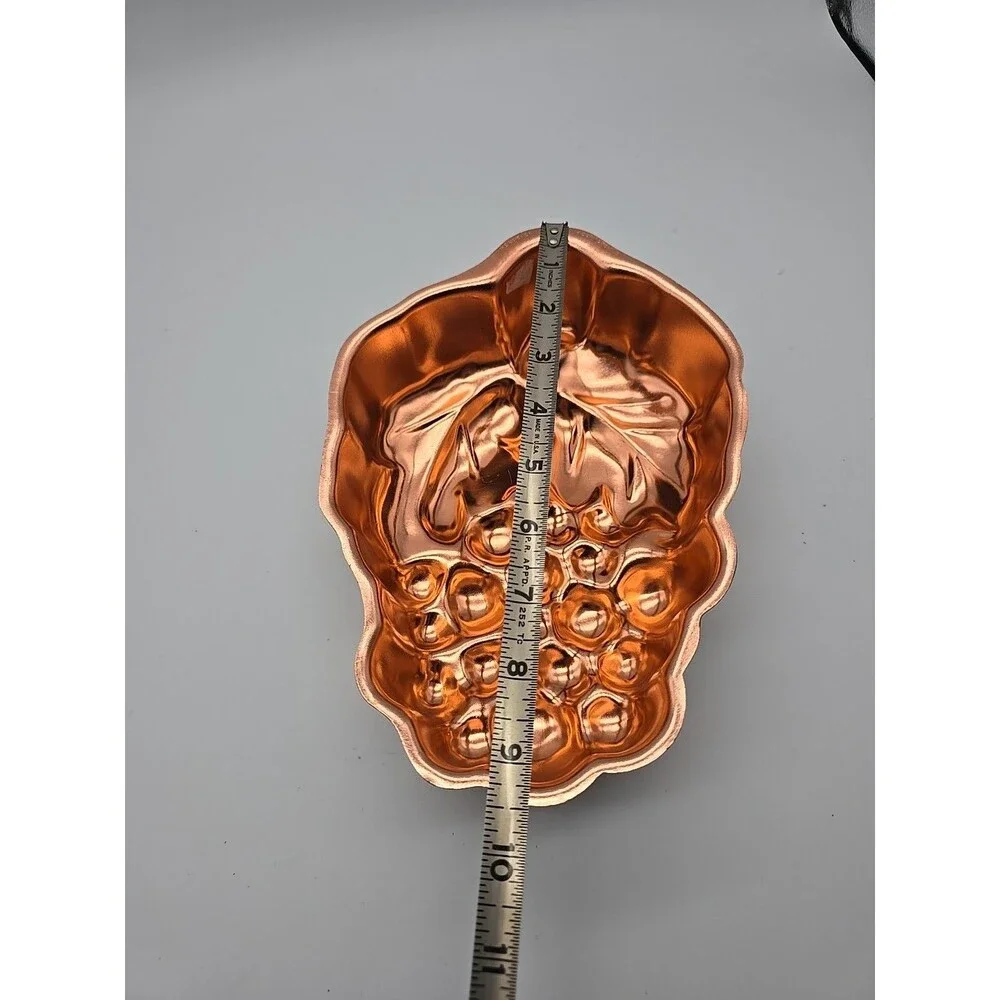 Vintage Wear-Ever Copper Tone Aluminum 6 Cup Cluster Of Grapes Jello Mold 2978